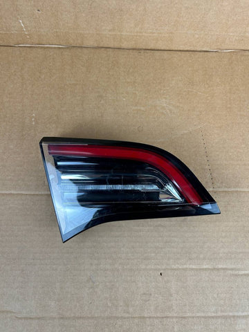 ✅ Tesla Model 3/Y 21-23 Rear Left Inner Tail Light 4pins 1502088-00-B/scratched
