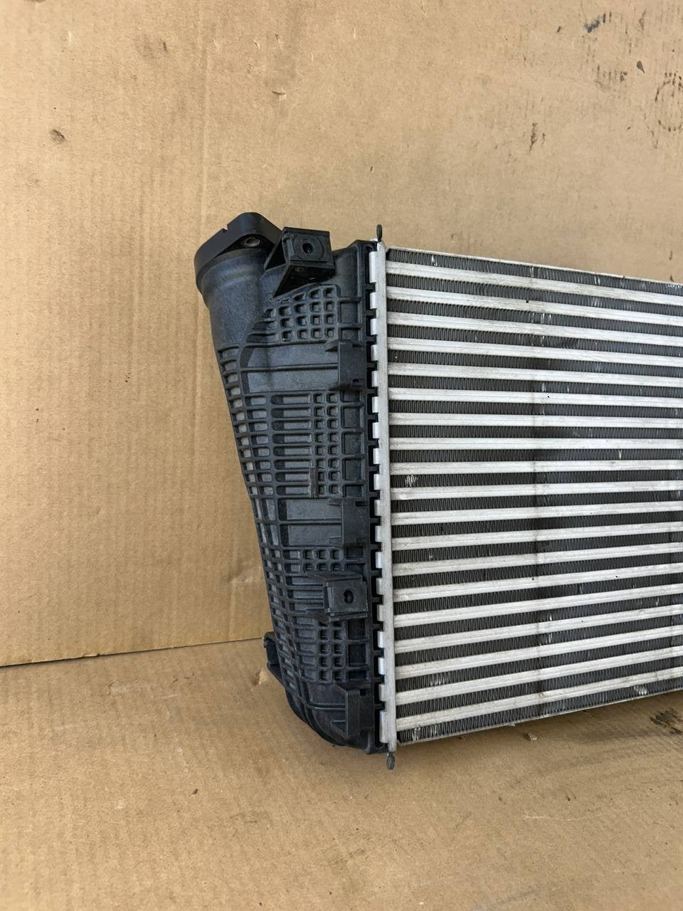 ✅ 19-21 Audi Q8 Volkswagen Touareg Radiator Intercooler RIight JD127100-7460
