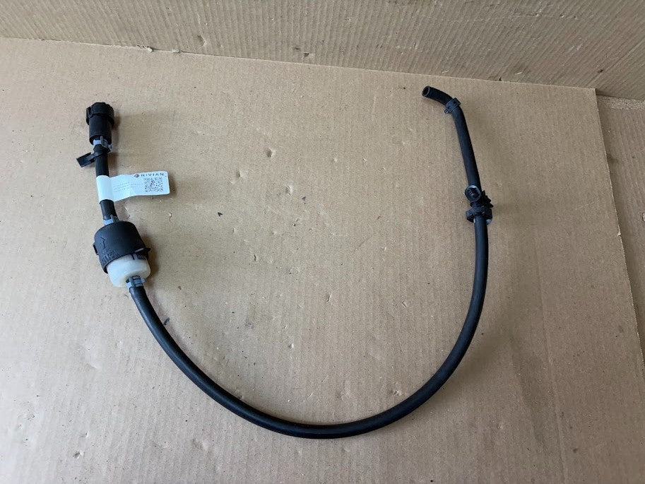 ✅ Rivian R1T Air Intake Hose Connection PT00041060-E