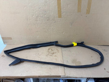 ✅ 2017-2023 Tesla Model 3 Front Left Door Weatherstrip Seal 1090499 OEM