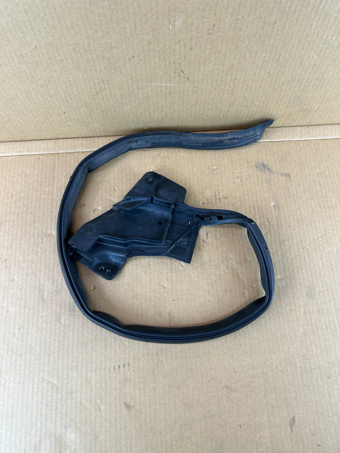 ✅ Rubber Gasket for Rear Right Door Window Tesla Model S TMSD-Q03