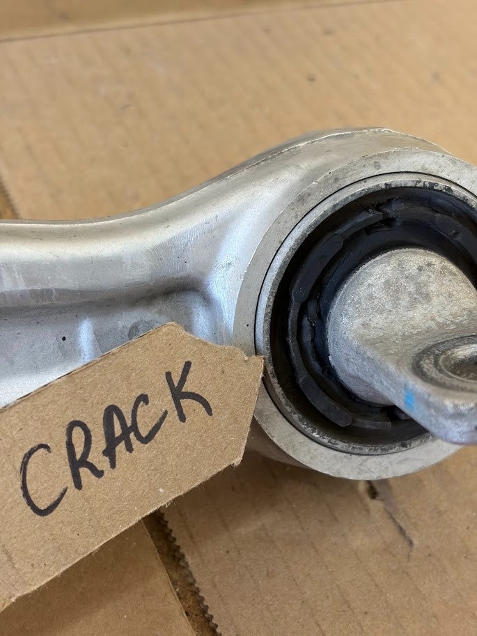 ✅ 17-23 Tesla Model 3 Front Left/Right Lower Control Arm 1044341-00-C /cracked
