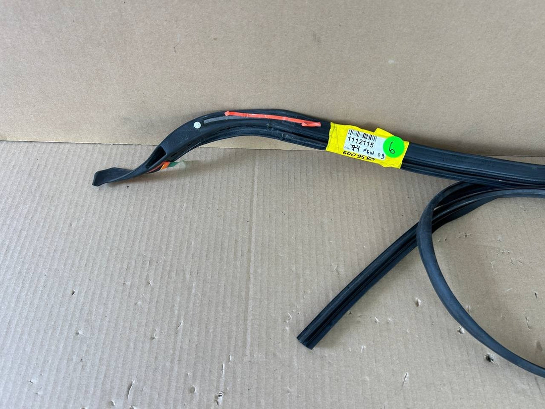 ✅ NEW! Tesla Model S 2012-2021 Rear Right Door Seal Bodyside 6009588 OEM