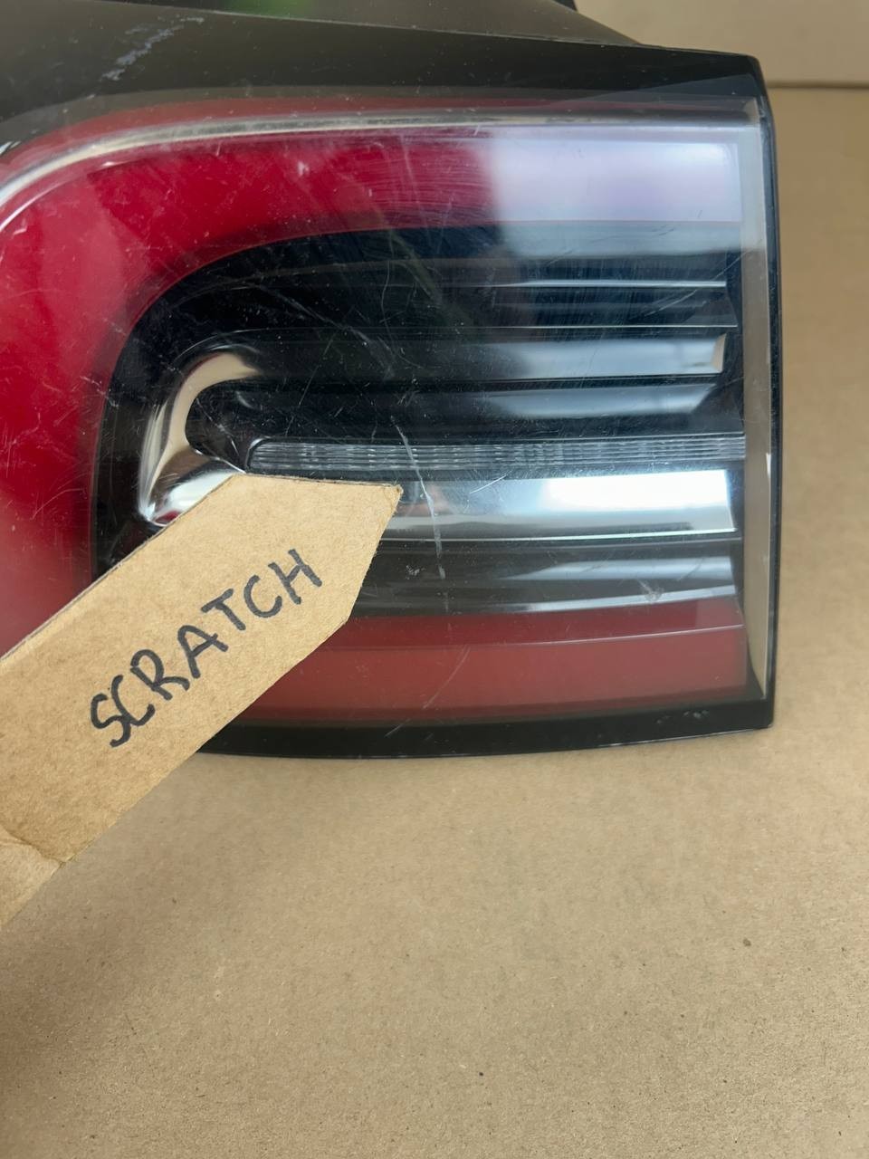 ✅Tesla Model 3 Rear Left Tail Light Lamp Quarter Mounted 3 Pin 1077397 w/scratch