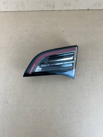 ✅ 17-23 Tesla Model 3 Back Rear Right Tail Light Liftgate OEM 1077402-00-G