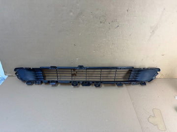 ✅20-24 Tesla Model Y Front Bumper Lower Center Grille 1493759-00-A /cracked