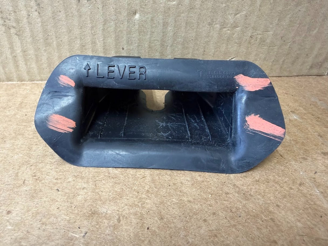 ✅17-23 Tesla Model 3 Lift Gate Cinch Tailgate Latch Cover 1584544-00