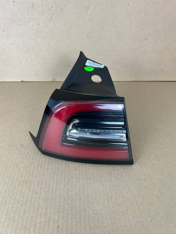✅ 17-23 Tesla Model 3 Y LED Rear Outer Tail Light Left Side 1077397