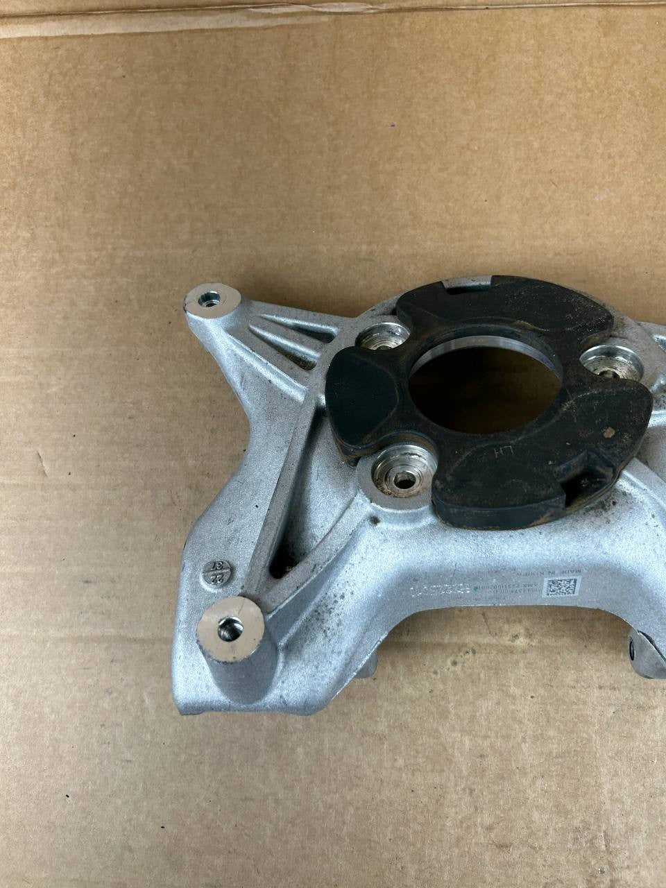 ✅2017-2023 Tesla Model Y Front Left Upper Strut Mount Bracket OEM 1044032-00-C