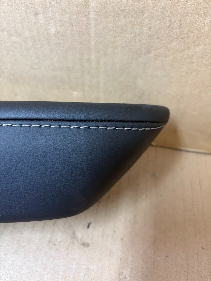 ✅20-25 Tesla Model Y Rear Right Door Panel Armrest Elbow Pad Black F2002027