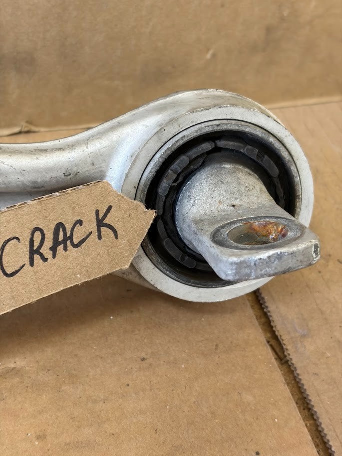 ✅ 17-23 Tesla Model 3 Front Left/Right Lower Control Arm 1044341-00-D /cracked