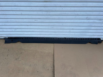 ✅NEW! Tesla Y 20-23 Rocker Panel Carrier Passenger Side Front 1497745-00-B