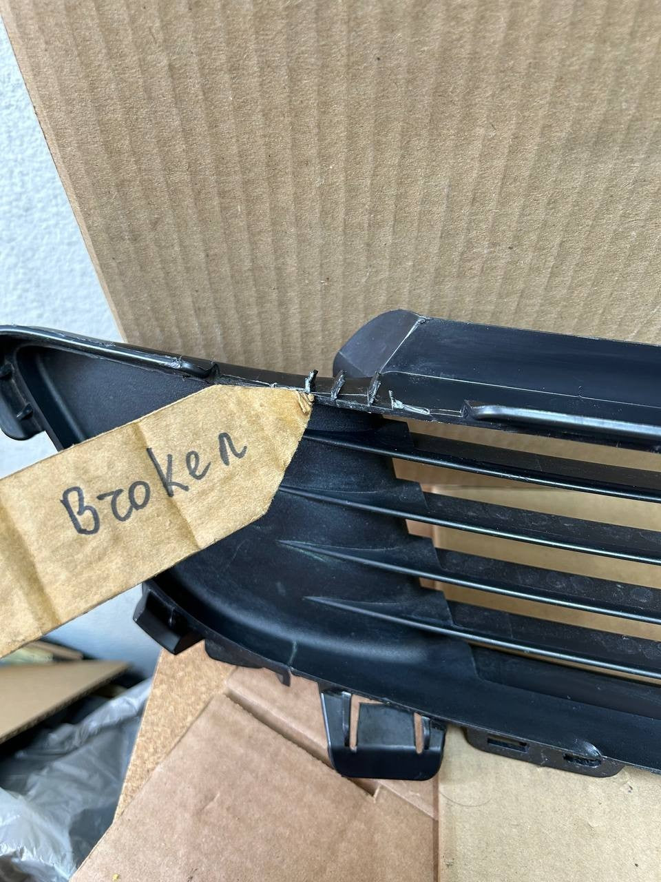 ✅ 2021+ Tesla Model S Front Fascia Bumper Grille 1564699-00-B /damaged