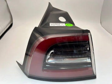 ✅Tesla Model 3/Y 17-23 LED Tail Lamp Outer Rear Left Light 107739 /cracked