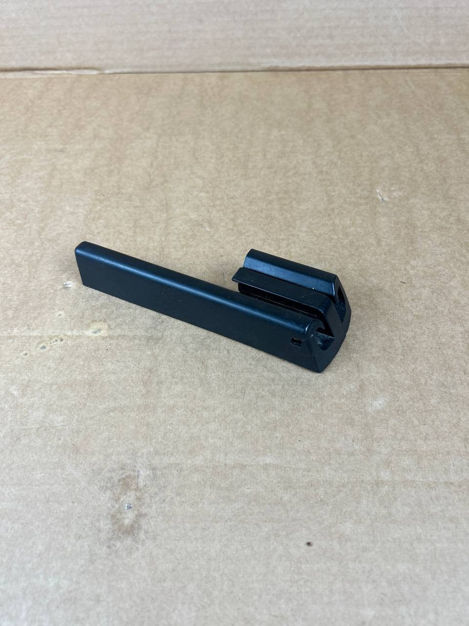 ✅ 12-15 Tesla Model S Front Right Side Seat Track Trim Cover 1008387-00-D