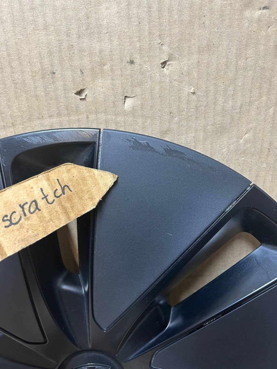 ✅ 2024-2025 Model 3 Wheel Rim Cover 18" Center Cap 1344251-P0-B w/scratch