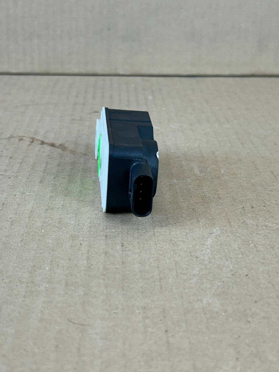 ✅17-23 Tesla Model 3 Radiator Air Shutter Grille Actuator Motor OEM 115579700