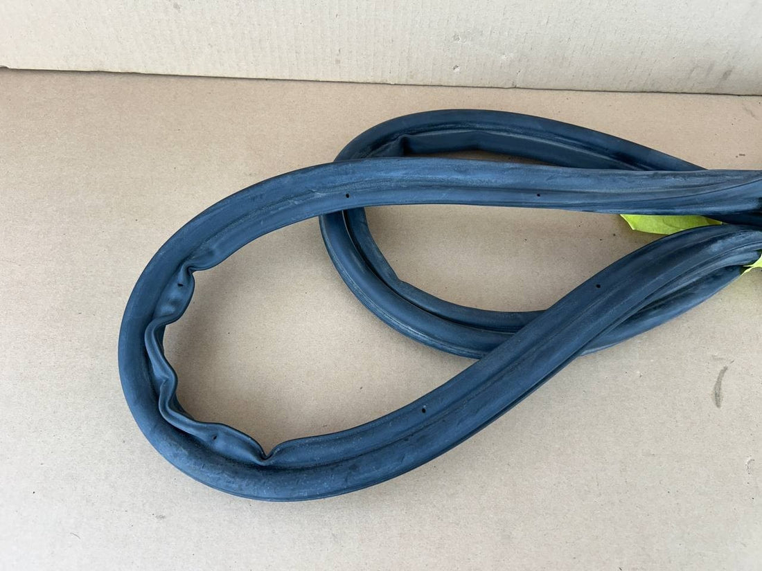 ✅20-24 Tesla Model Y Rear Trunk Liftgate Weatherstrip Rubber Seal 1497681-00-B