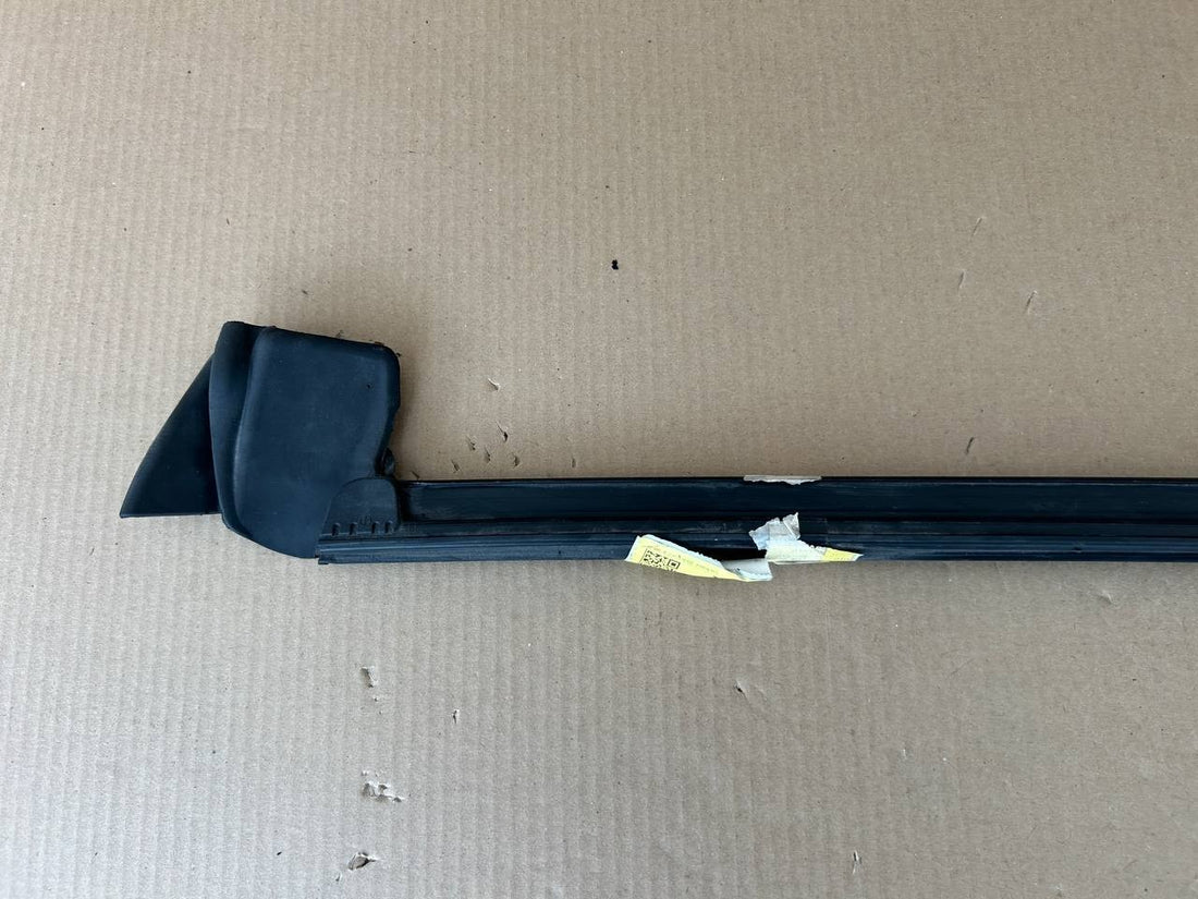 ✅NEW!20-23 Tesla Model Y Front RH Door Window Inner Belt Rubber Seal 1500063-00C