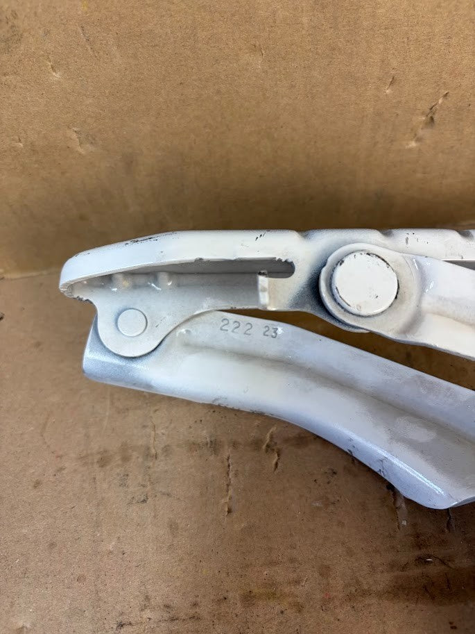 ✅ Rivian R1S/R1T Left Hand Hood Hinge PT00002392J