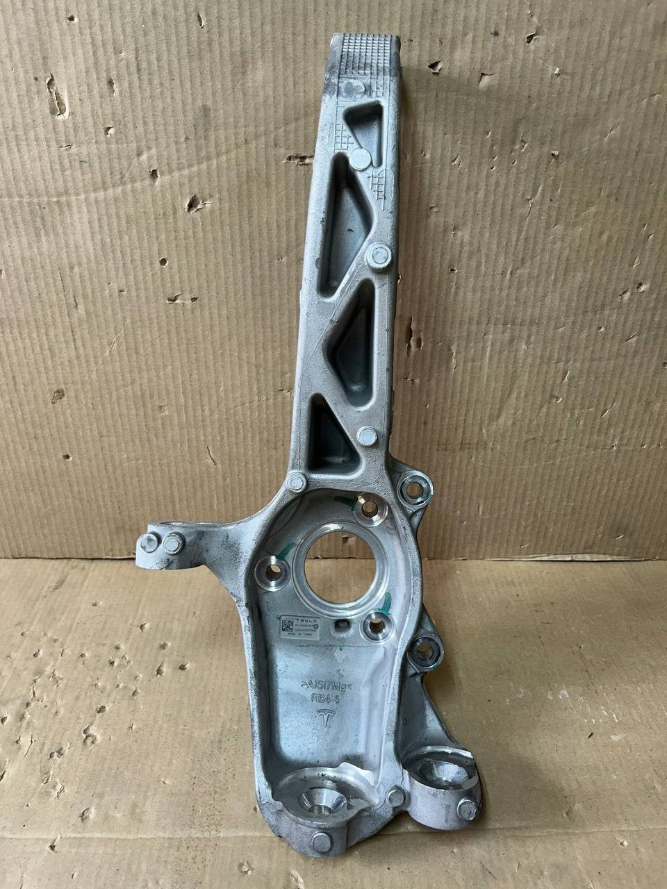 ✅ 2020 -2024 Tesla Model Y Front Right Passenger Steering Knuckle 1188316-00-F