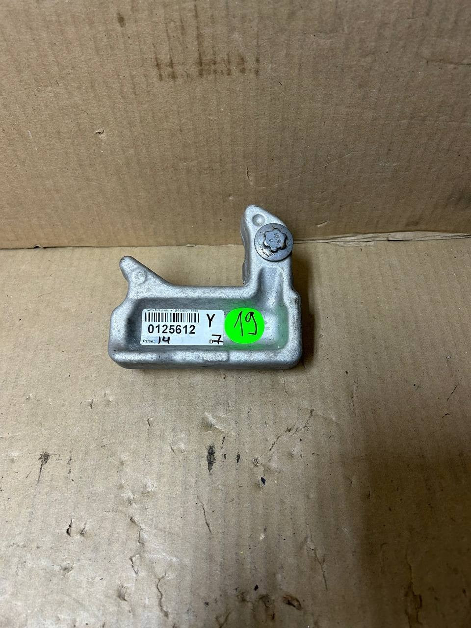 ✅ 20-23 Tesla Model Y Front Bracket Beam Left or Right OEM