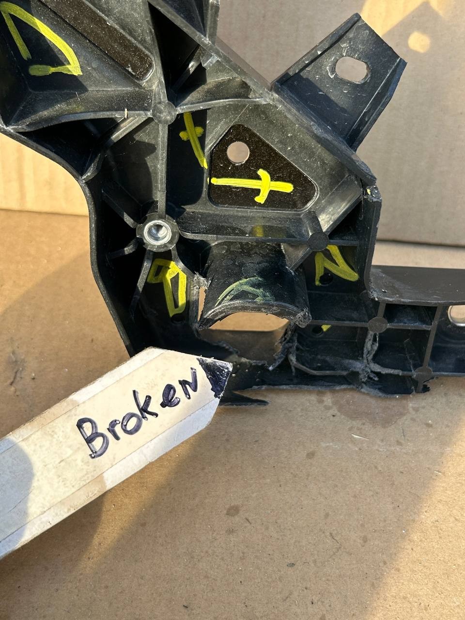 ✅ 24-25 Tesla Model 3 Front Radiator Core Support Carrier 1801913-00-B /broken