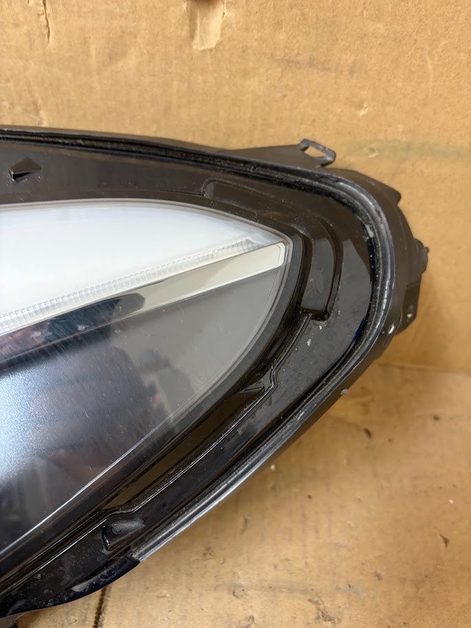 ✅20-24 Tesla Model Y Front Left Matrix  Headlight 1514952-00-E/2 broken tabs