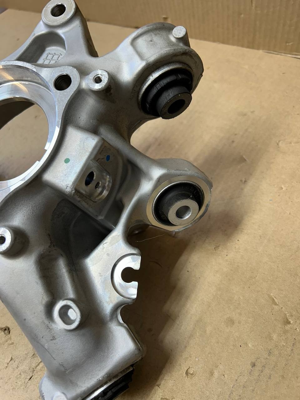 ✅OEM 2024-2025 Tesla Model 3 Highland Rear Right Knuckle 1344416-10-D