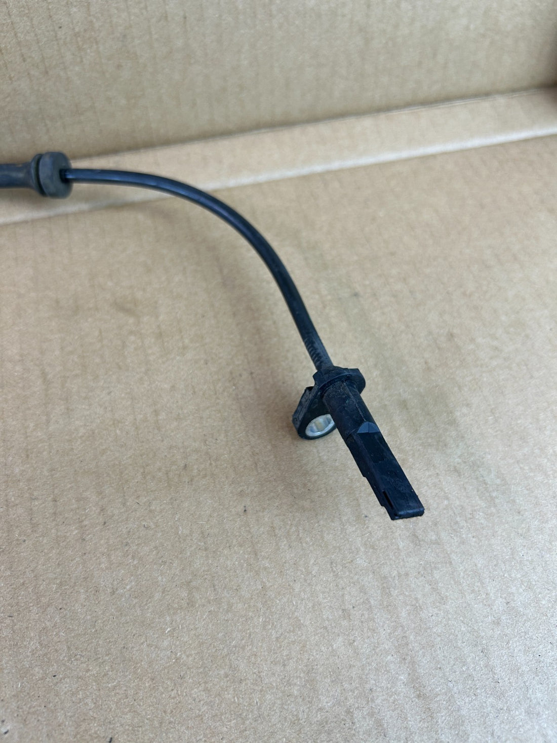 ✅ 12-15 Tesla Model S Rear Left/Right Brake Wheel Speed Sensor 6006366-00-B