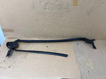 ✅16-26 Tesla Model X  Right Front Inner Belt Door Window Seal OEM 1472045-00-A