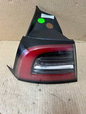 ✅ 2017-24 Tesla Model 3 Y Rear Left Hand Tail Light 3 Pin 1502086-00-D OEM