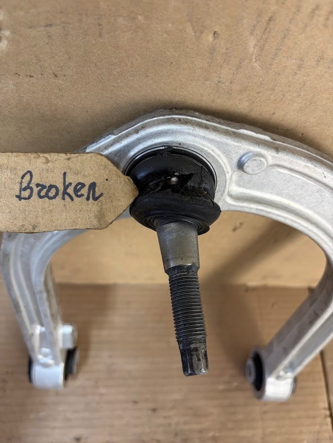 ✅ 22-25 Rivian R1S/R1T  Front Left Upper Control Arm PT00001853 /damaged