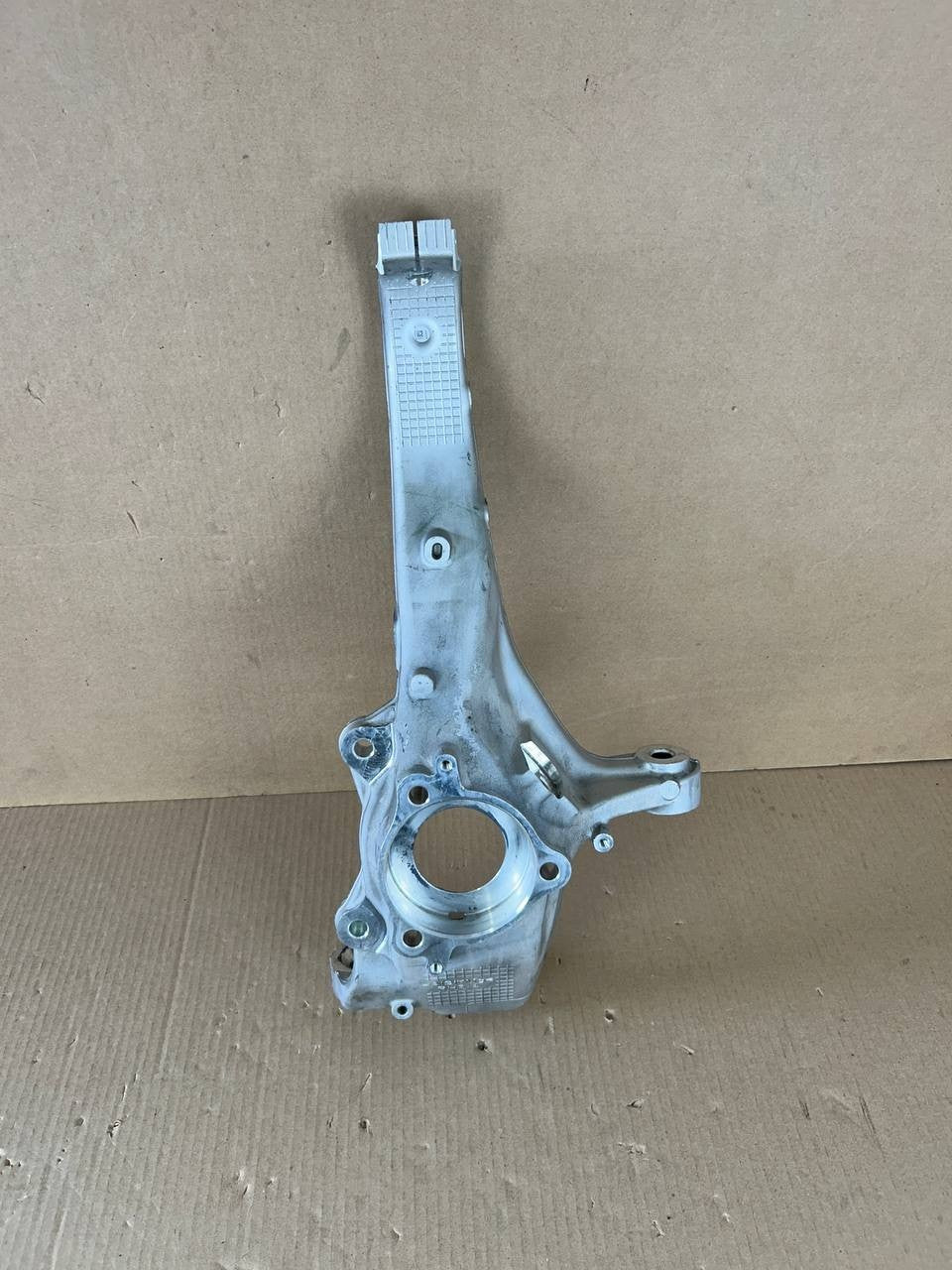 ✅2024-2025 GENUINE Tesla Model Y Front Right Steering Knuckle 2188316-00-B OEM
