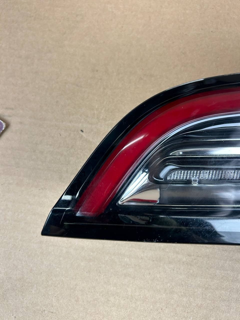 ✅2022 Tesla Model 3 Right Tail Lamp Trunk Mounted 1077402-96-G