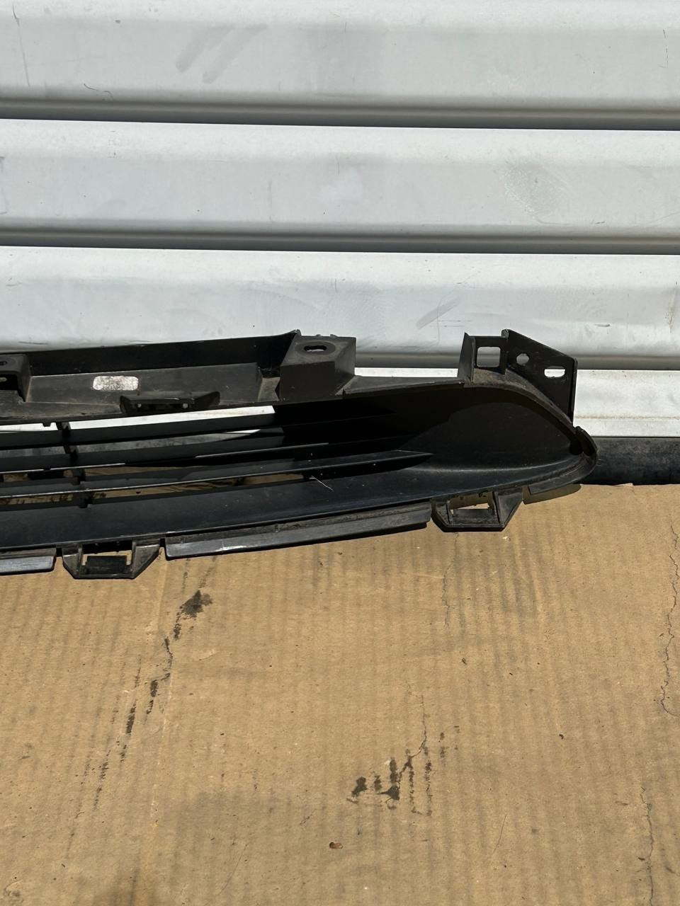 ✅ Tesla Model 3 Front Bumper Lower Center Grille 1085927-00-C