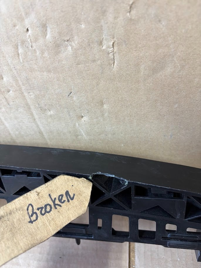 ✅24-24 Porsche Cayenne Front Bumper Bracket 9Y0805241E OEM /damaged