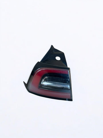✅17-23 Tesla Model 3 Rear Left Side Outer LED Tail Lamp 1077397 w/scratches