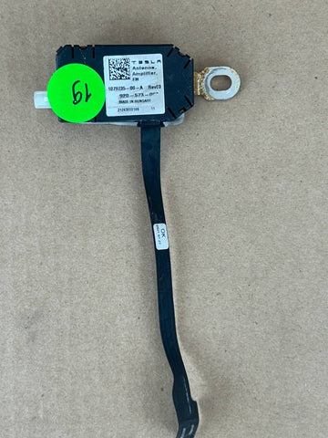 ✅ 17-23 Tesla Model 3 Y Infotainment Antenna Amplifier AMP Radio FM 1079735-00-A