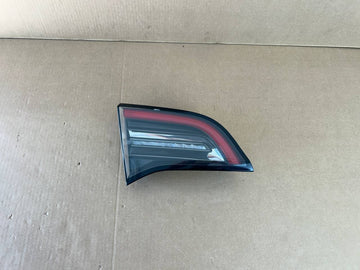 ✅ 17-23 Model 3 Left Driver Side Inner Tail Light OEM 1502088-00 4-Pin w/chip