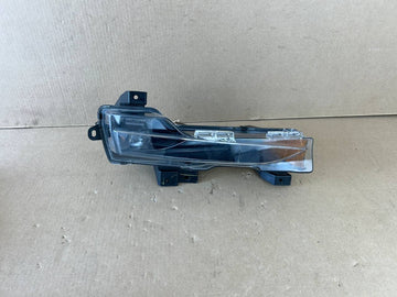✅ 17-23 Tesla Model 3 Right Passenger 3 Pin Fog Light Lamp 1077392-00-F /crack