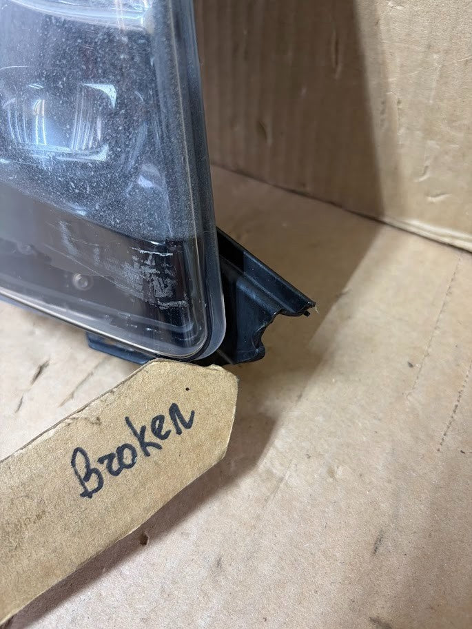 ✅ 12-15 Tesla Model S Front Right Fog Light Cornering Lamp 6005914-00-F /damaged