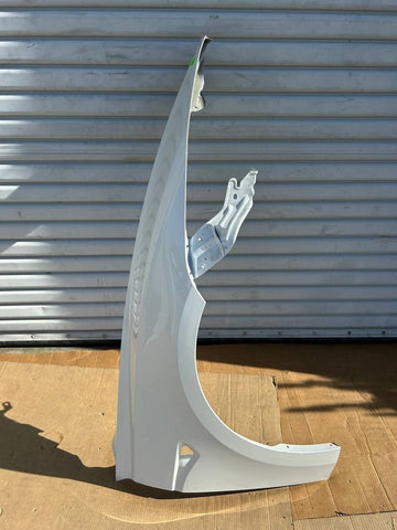 ✅ 2024-2025 Tesla Model 3 Front Right Side Fender White w/scratches