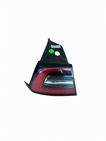 ✅ 17-23 Tesla Model 3 Rear LH Side Brake Outer LED Tail Lamp 1077397 w/scratches