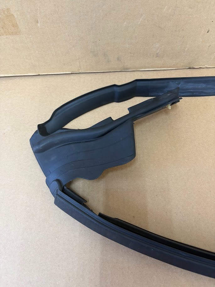 ✅16-20 Tesla Model X  Inner Belt Door Window Seal Left Front 1472044-00-A