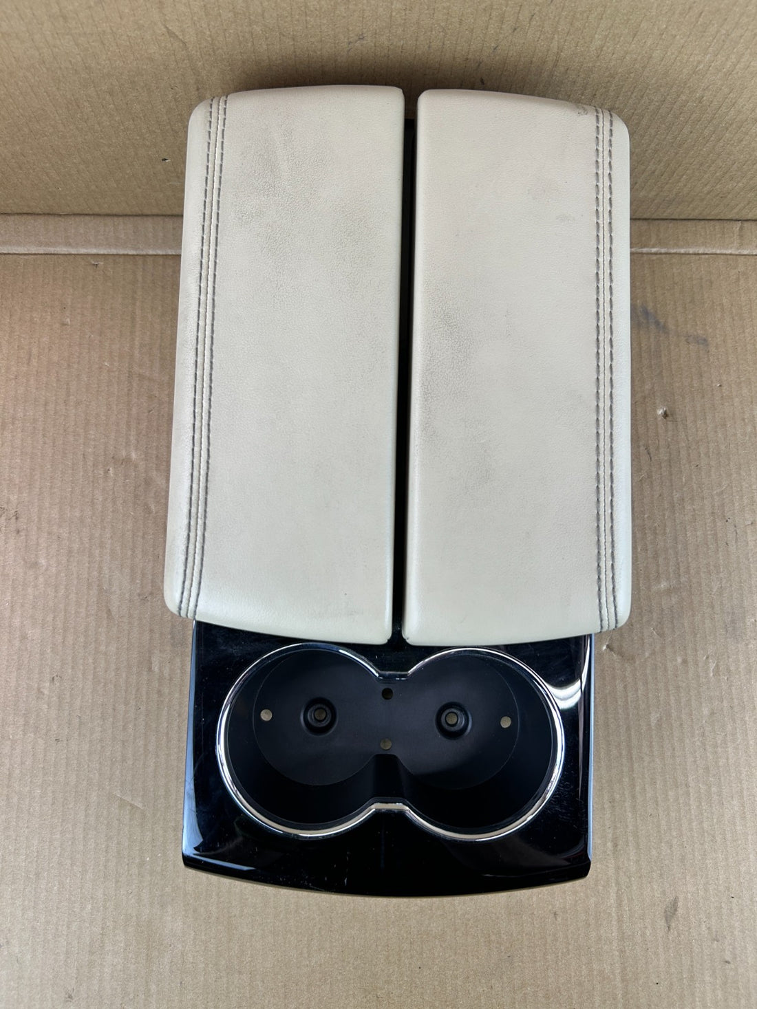 ✅ TESLA MODEL S CENTER CONSOLE ARMREST 2012-2016 1024241-00-A OEM