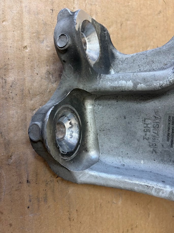 ✅OEM 2017-2023 Tesla Model 3 Front Left Driver Steering Knuckle 1044311-00-E
