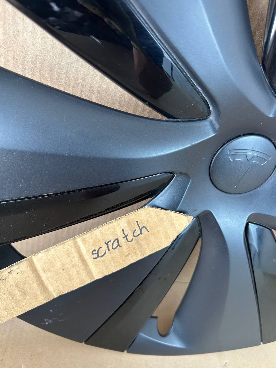 ✅ Tesla Model S 3 Plaid Wheel Cover Center Cap OEM 1486286-00-A w/scratches