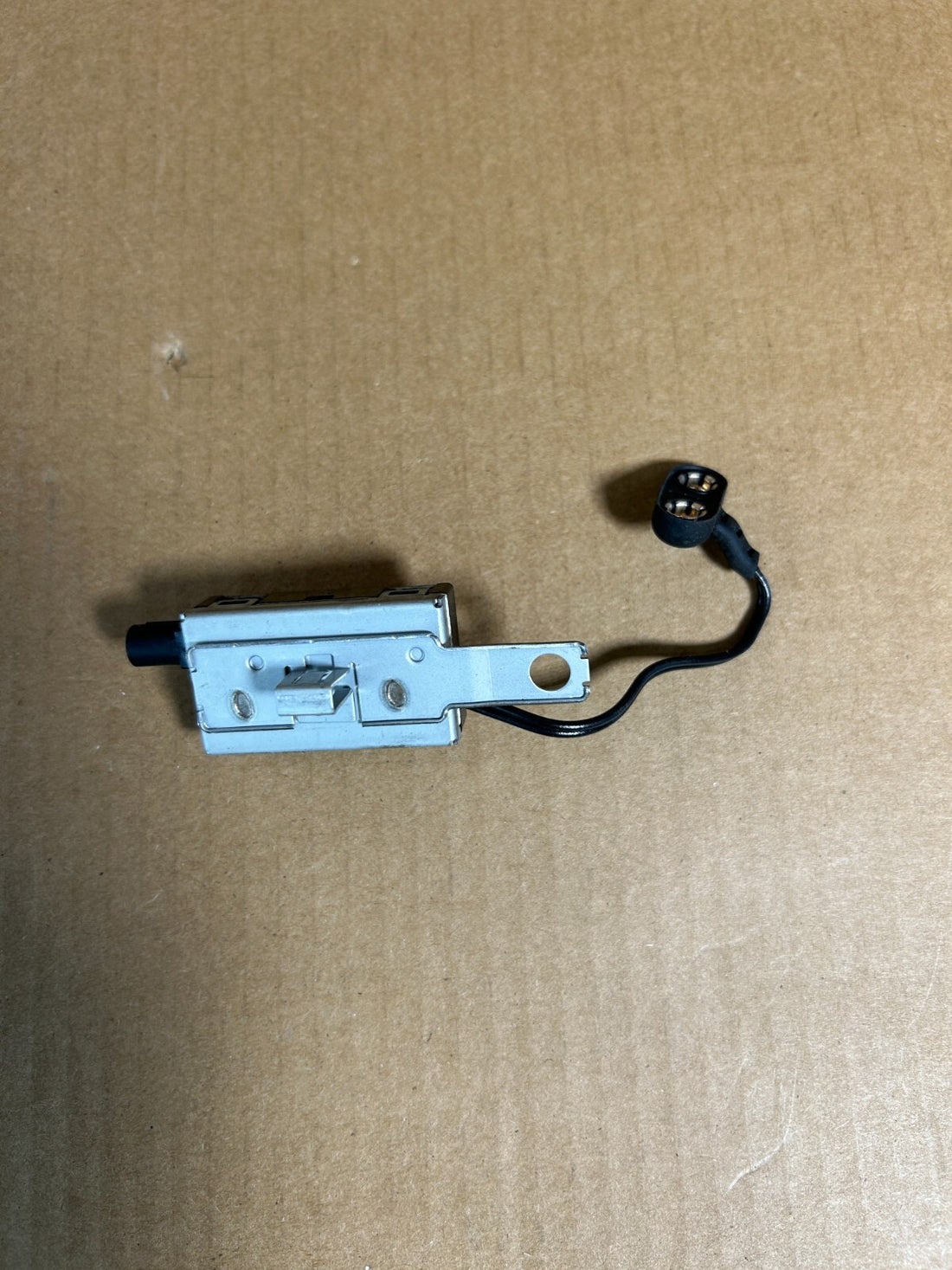 ✅12-16 OEM Tesla Model S Rear Right Antenna Noise Filter Module 1004808-00-C