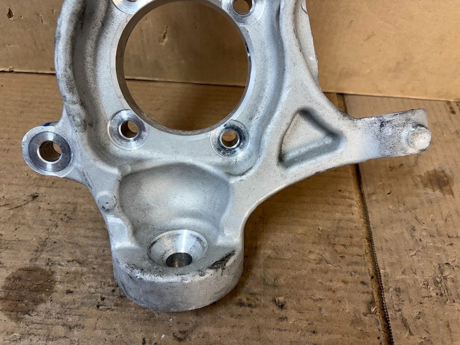 ✅ 22-24 Rivian R1T/R1S Front Left Spindle Knuckle PT00001859